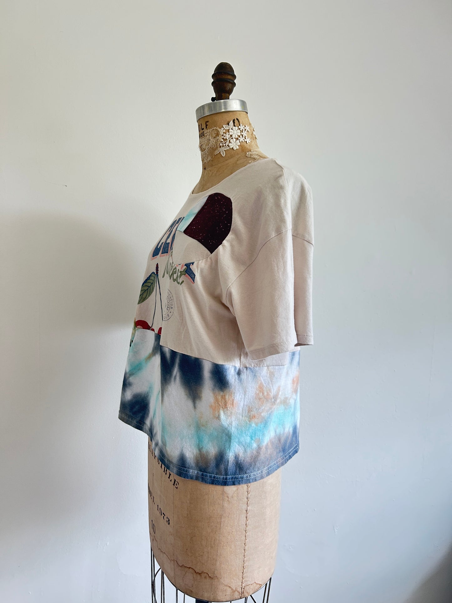 Reworked Preloved Tshirt - Circle Series Size M/L #TSHIRT14