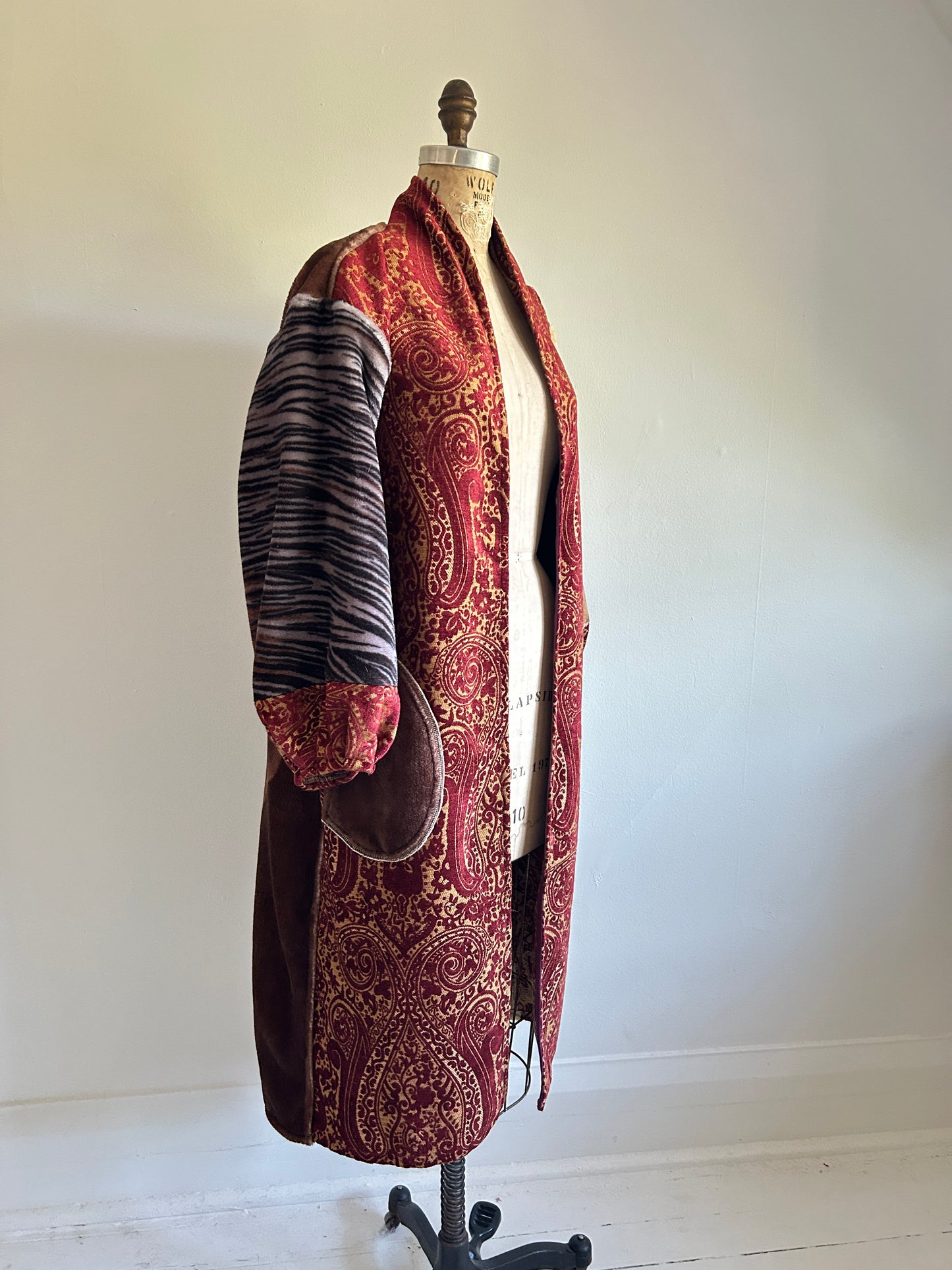 Vivianne Duster with Upcycled Fleece & Velvet Brocade Throw Blanket Horse Theme Size M/L #CVDFML5