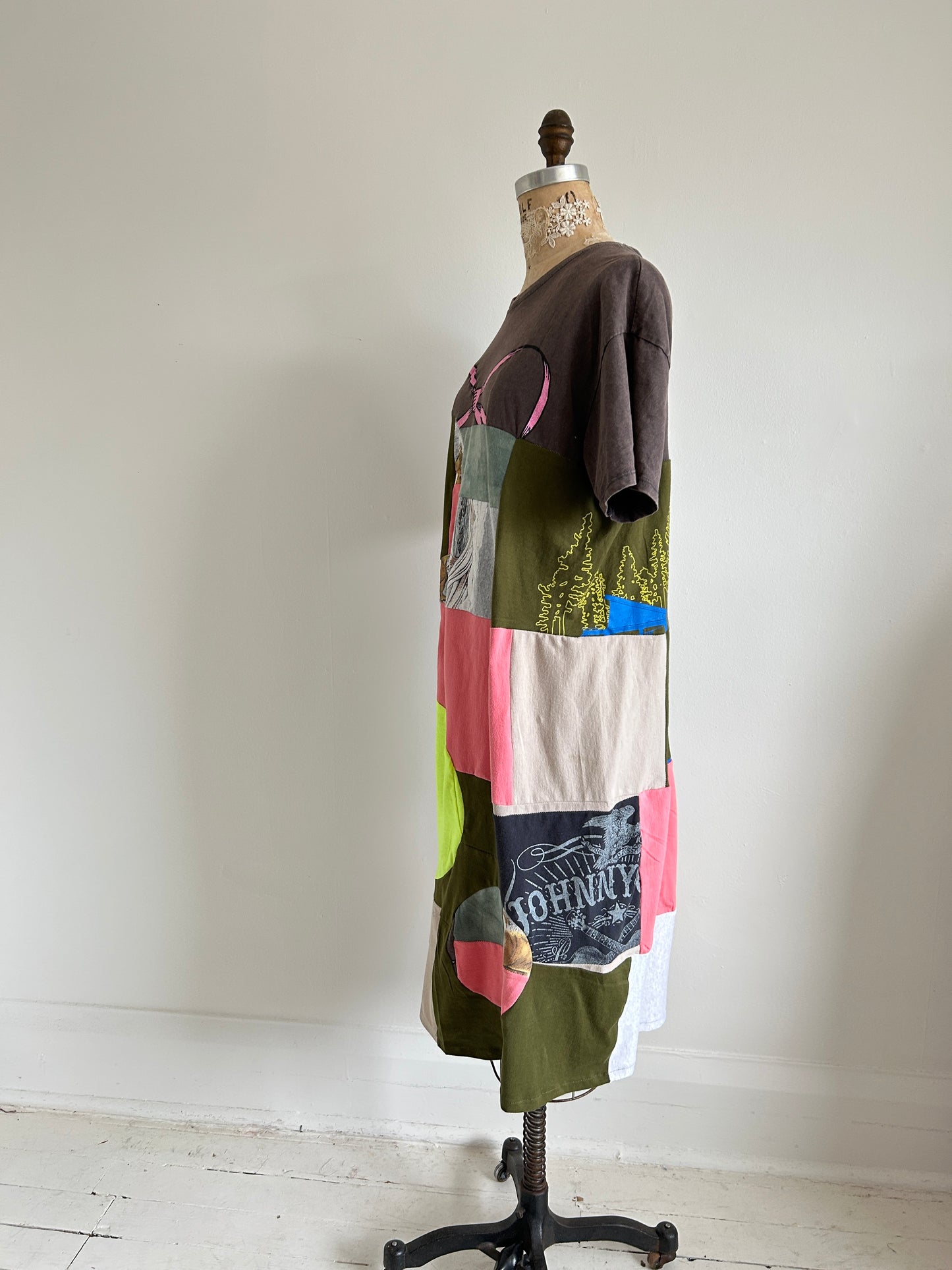 Vintage & Upcycled Tshirt Dress Size S/M #TDRESS7