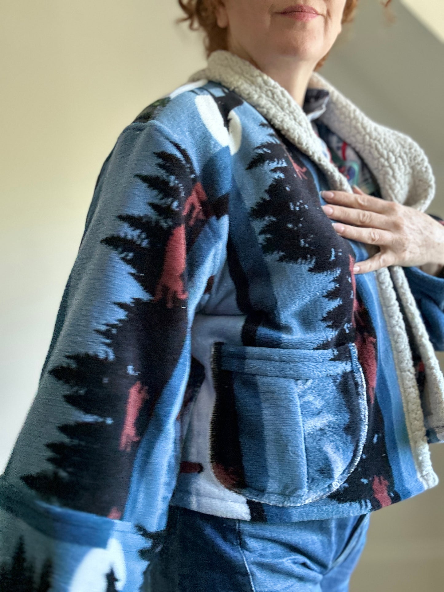 Vivianne Cropped Jacket with Upcycled Fleece Throw Blanket Wolf Size M/L #VIVFLE2