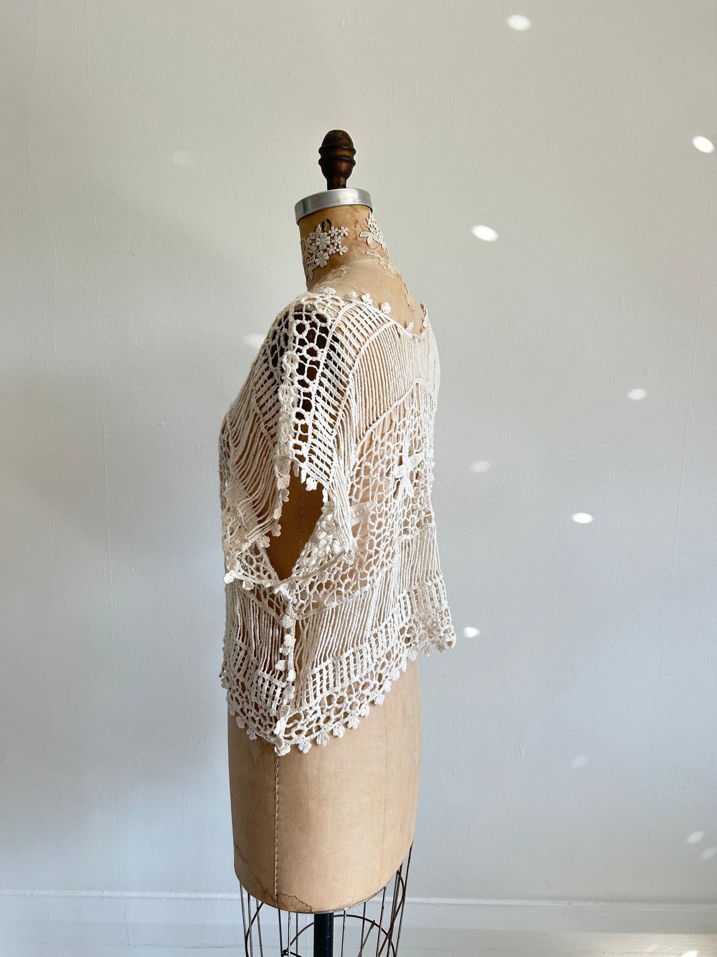 Preloved Cream Crocheted Top Size L #VIN3