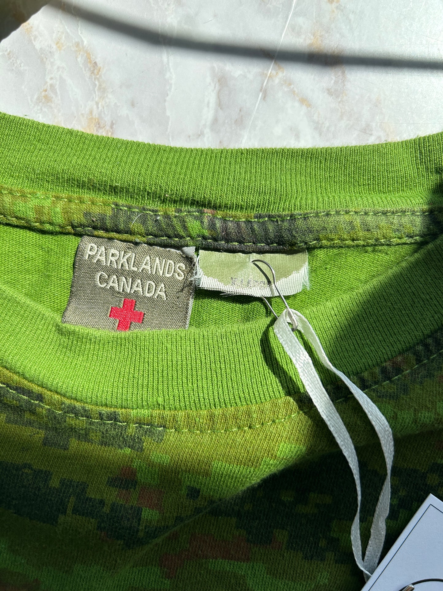 Reworked Preloved Vintage Parklands Canada and Tiger Cropped Tshirt - Circle Series Size 2X/3X #TSHIRT2
