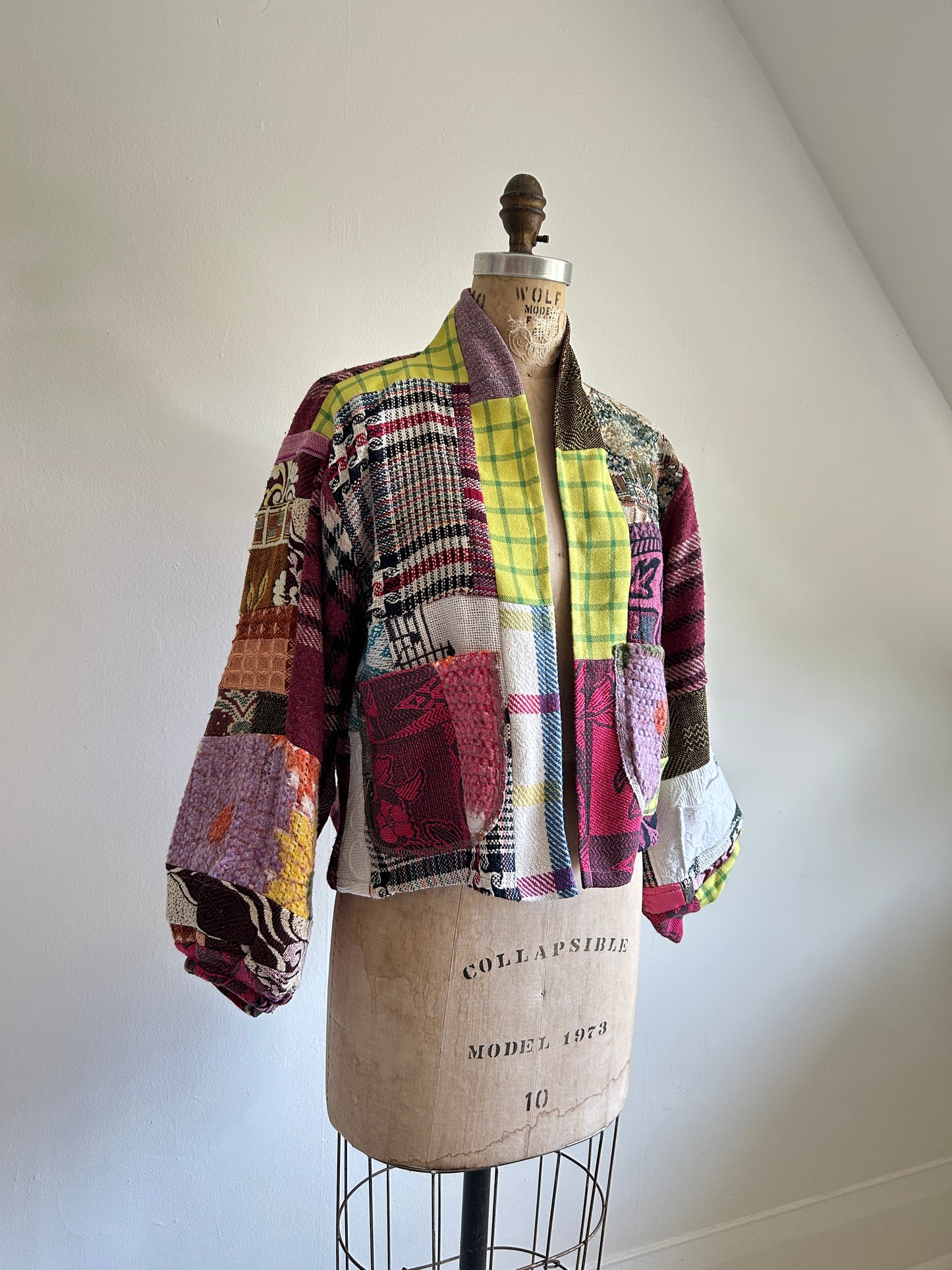 Vivianne Cropped Jacket with Upcycled Vintage Throw & Wool Blanket Patchwork Size S/M #CVCWSM8