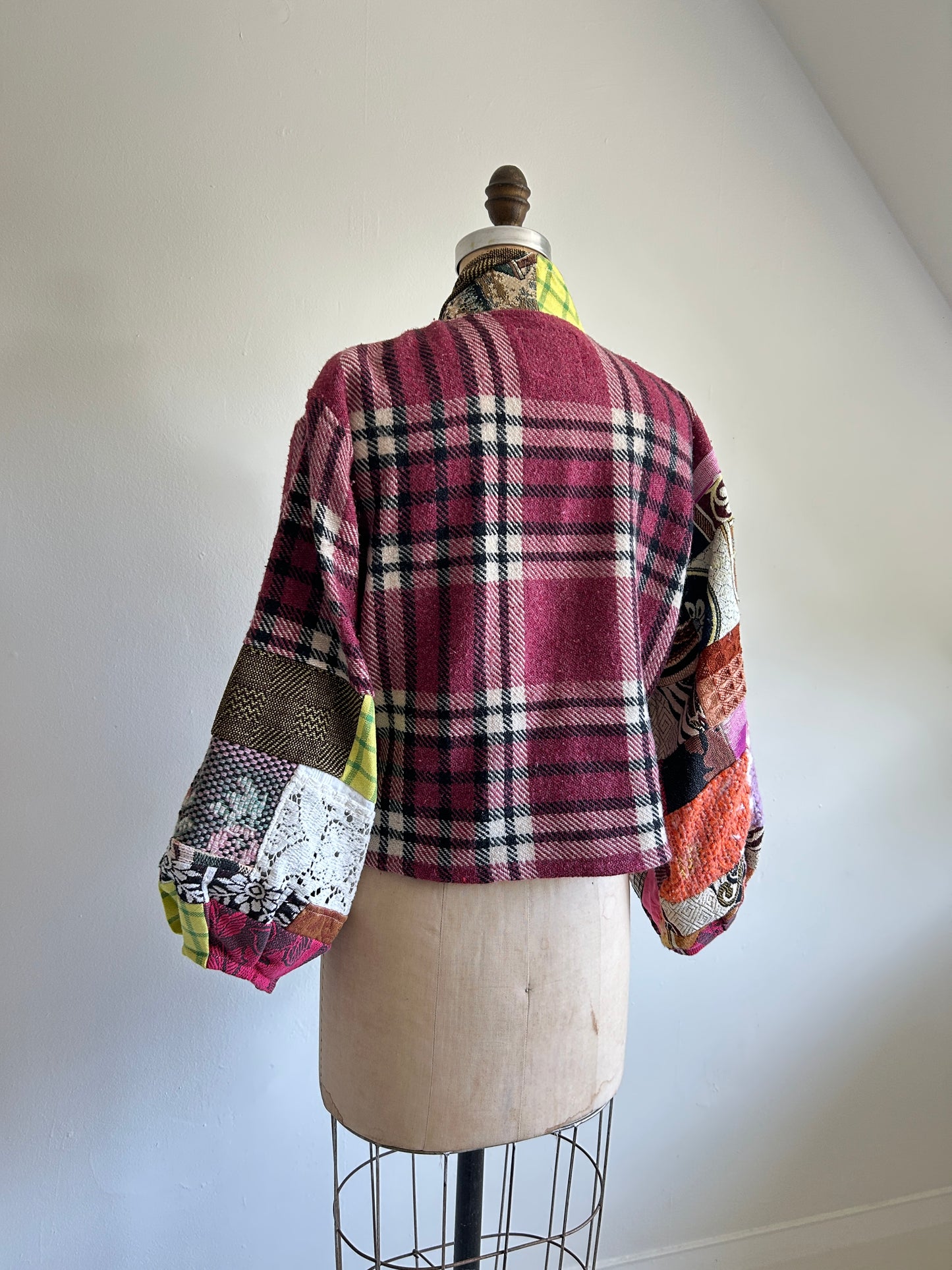 Vivianne Cropped Jacket with Upcycled Vintage Throw & Wool Blanket Patchwork Size S/M #CVCWSM8