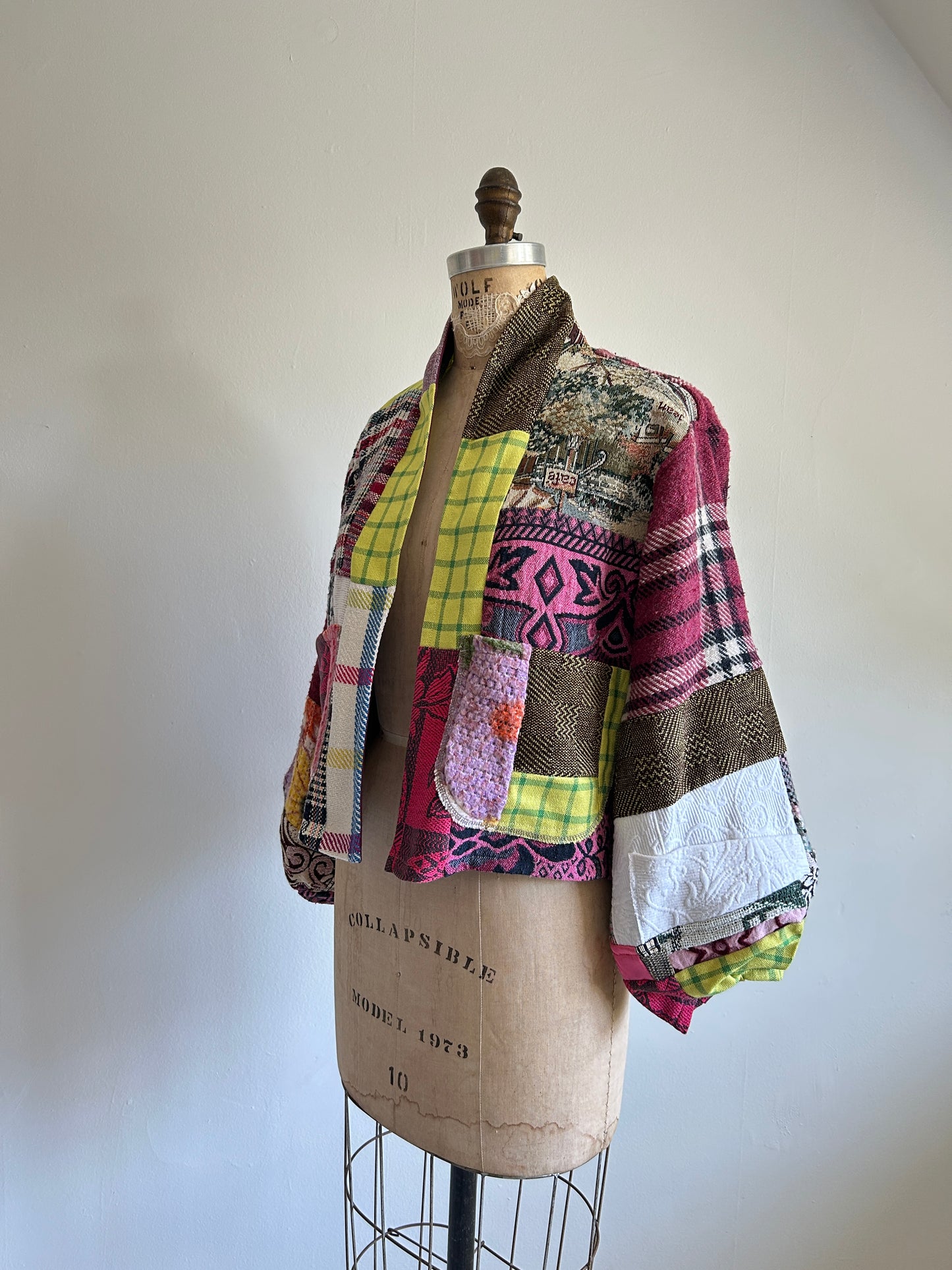 Vivianne Cropped Jacket with Upcycled Vintage Throw & Wool Blanket Patchwork Size S/M #CVCWSM8
