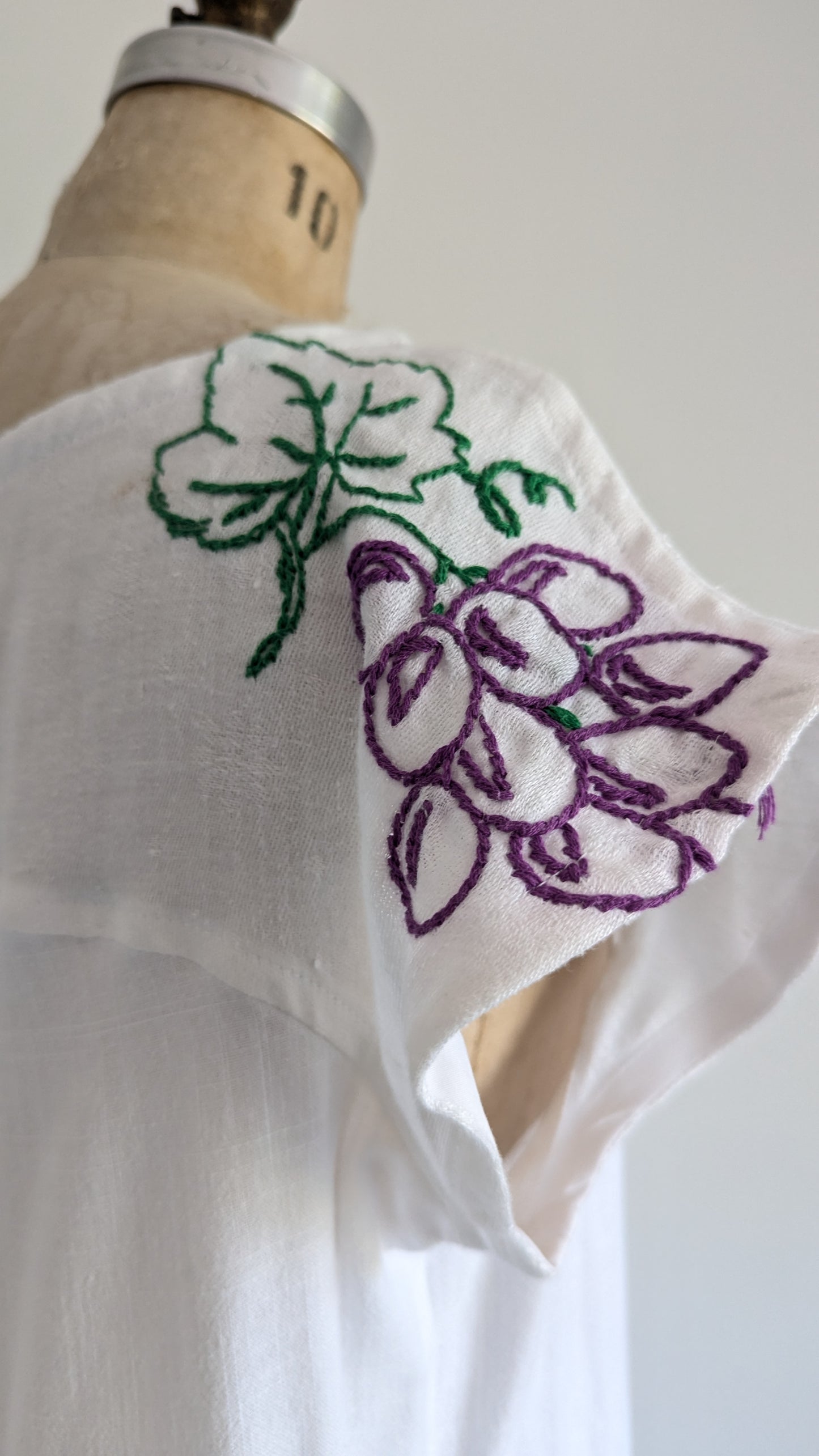 Peony Top - One of a Kind Upcycled Vintage Needlepoint & Linen Size M #PEO10
