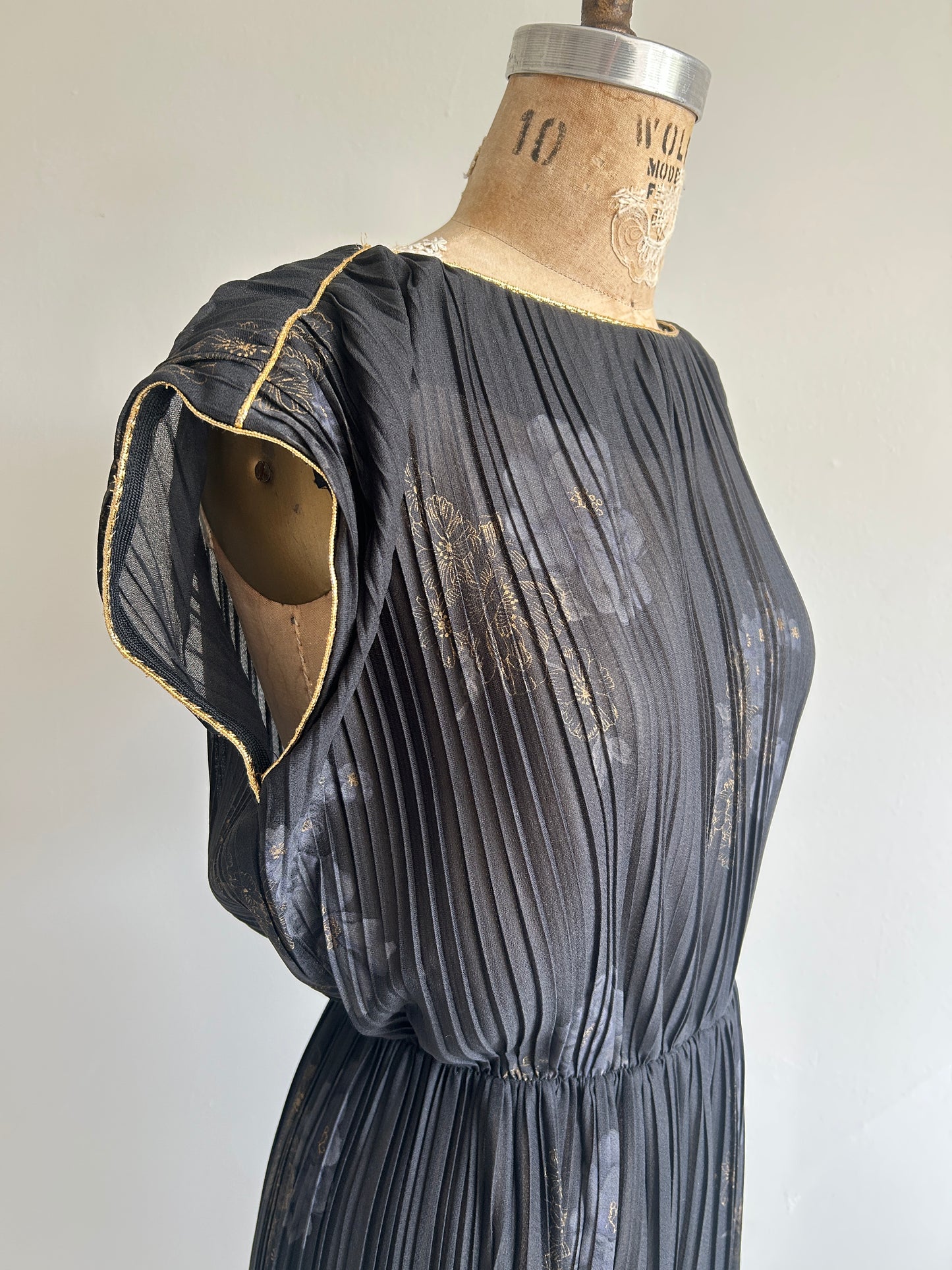 Vintage Sheer Pleated Dress Size M/L #VIN7