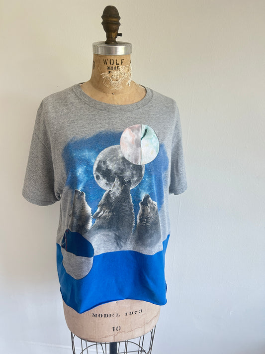 Reworked Preloved Vintage Wolf Tshirt - Circle Series Size M/L #TSHIRT10