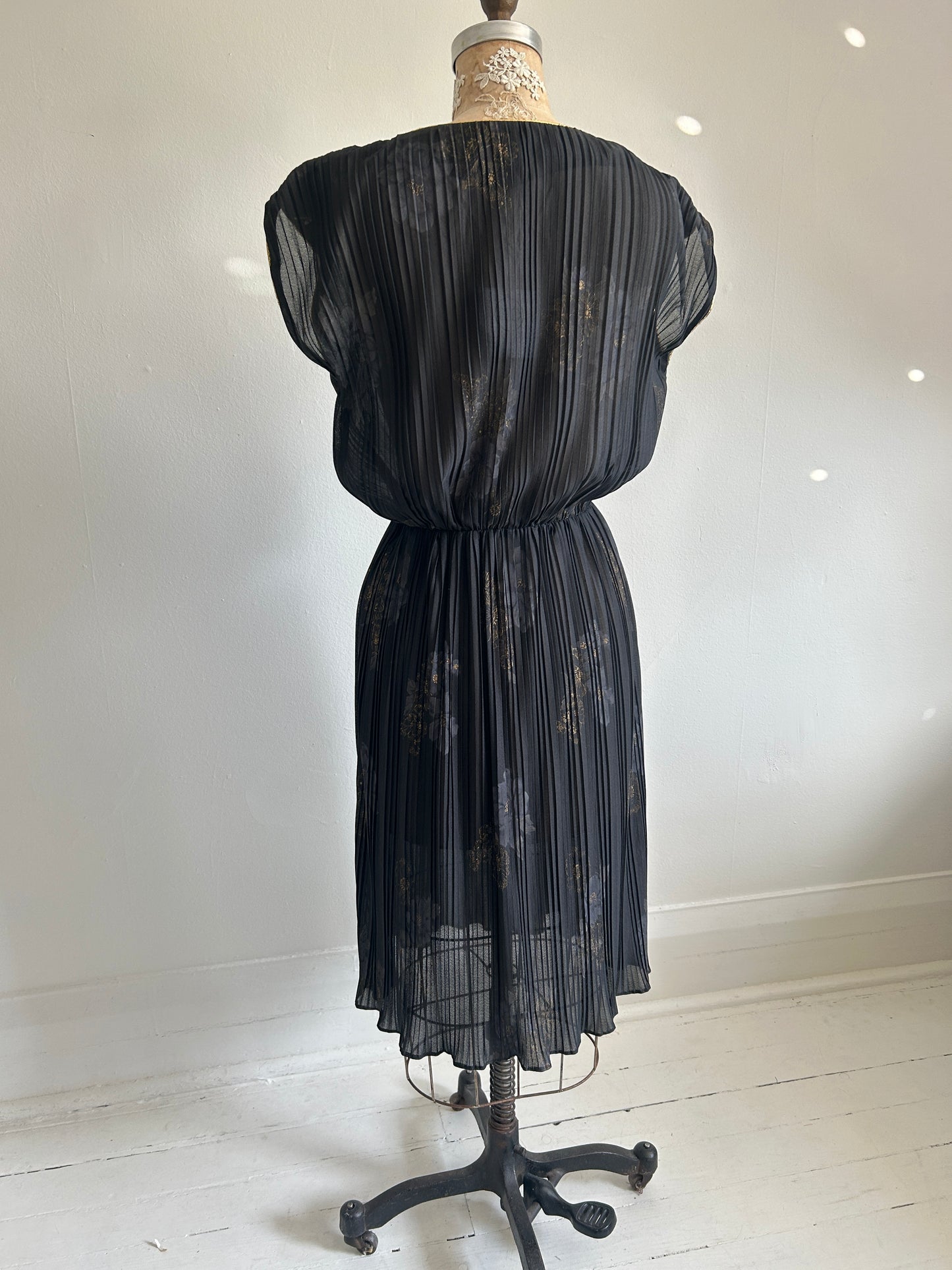 Vintage Sheer Pleated Dress Size M/L #VIN7