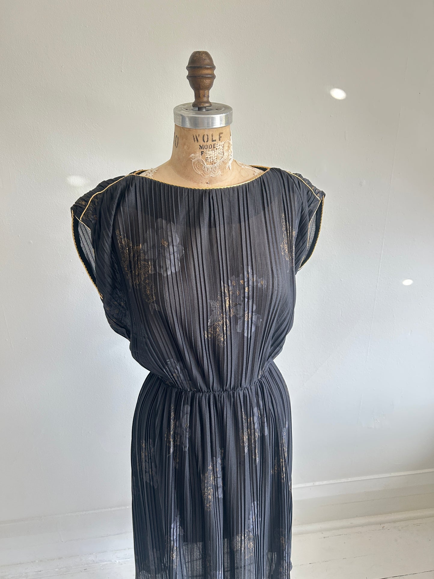 Vintage Sheer Pleated Dress Size M/L #VIN7