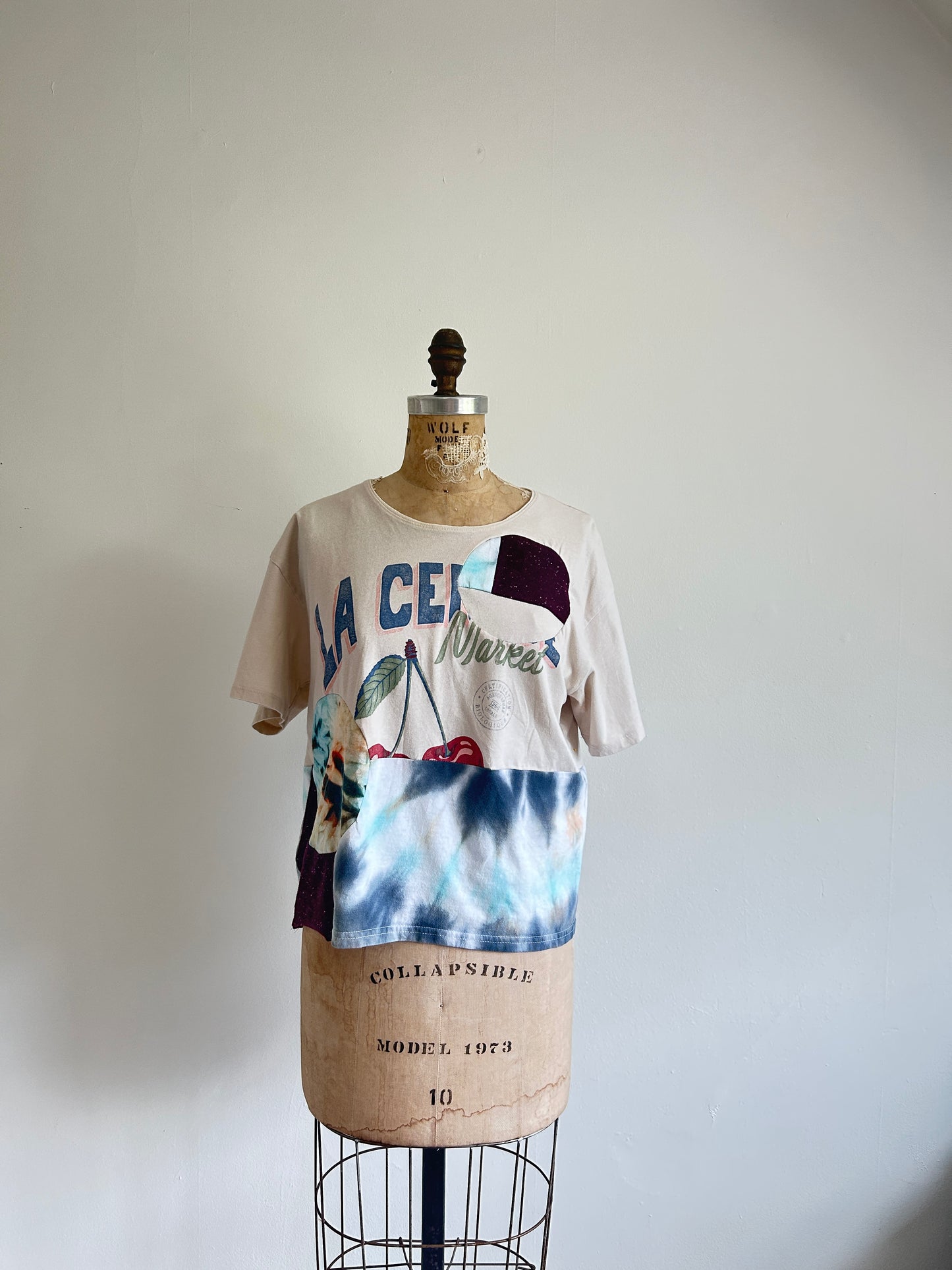 Reworked Preloved Tshirt - Circle Series Size M/L #TSHIRT14