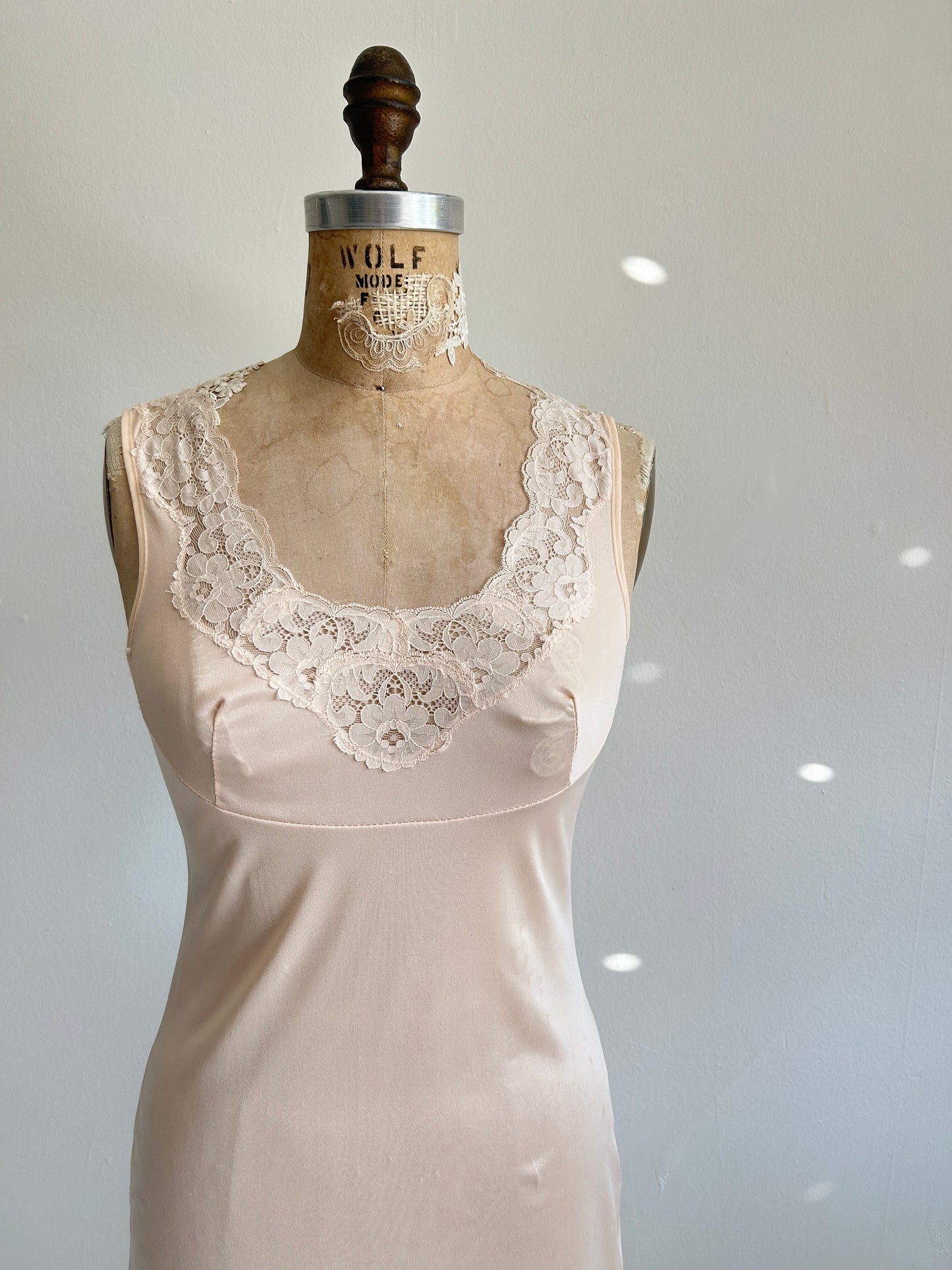 Vintage Peachy Beige Lace Slip Size XS/S #VIN4