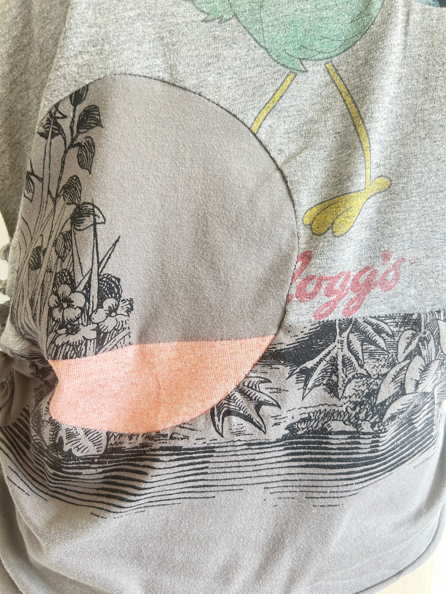 Reworked Preloved Keloggs Tshirt - Circle Series Size M/L #TSHIRT7