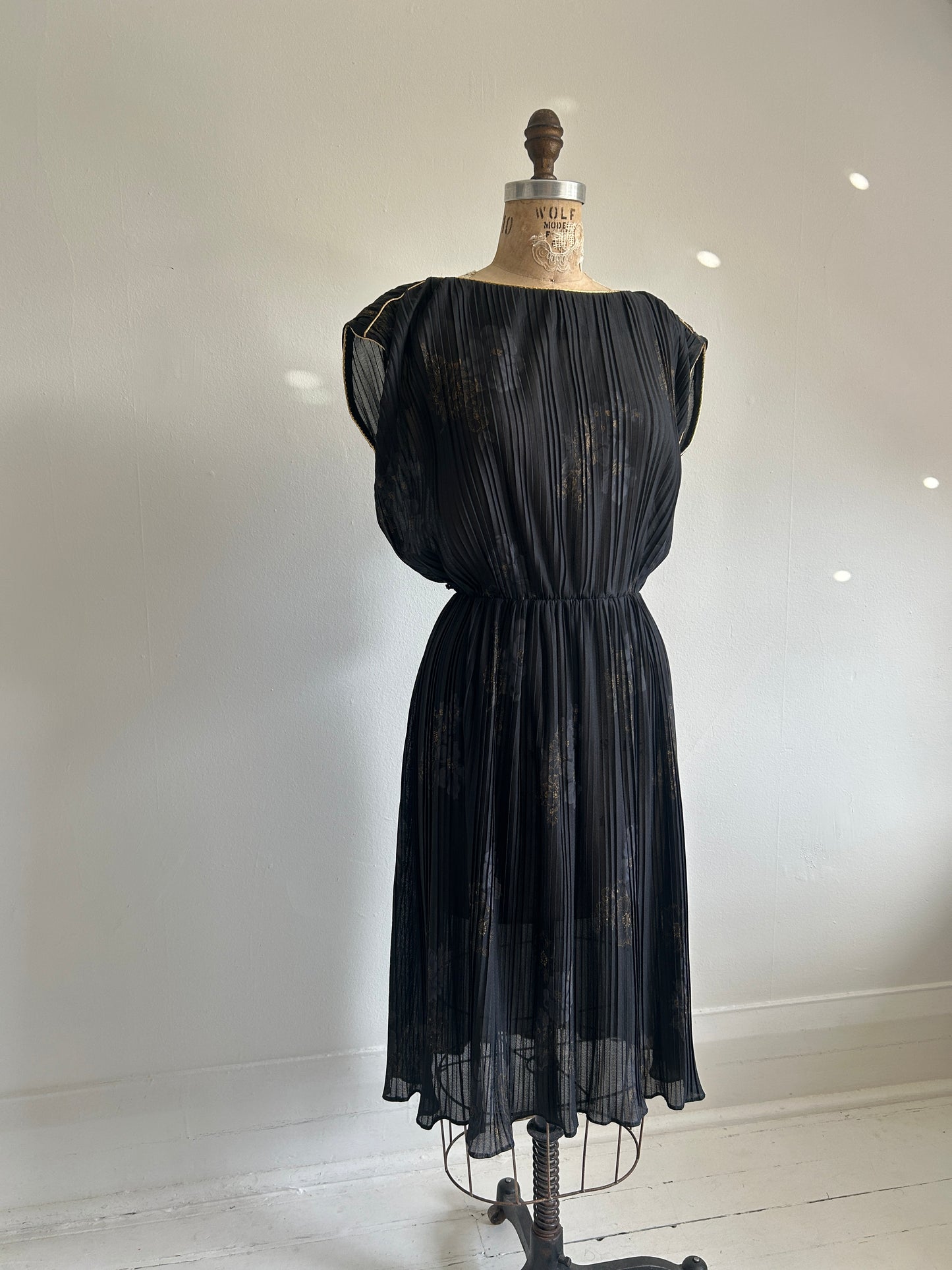Vintage Sheer Pleated Dress Size M/L #VIN7