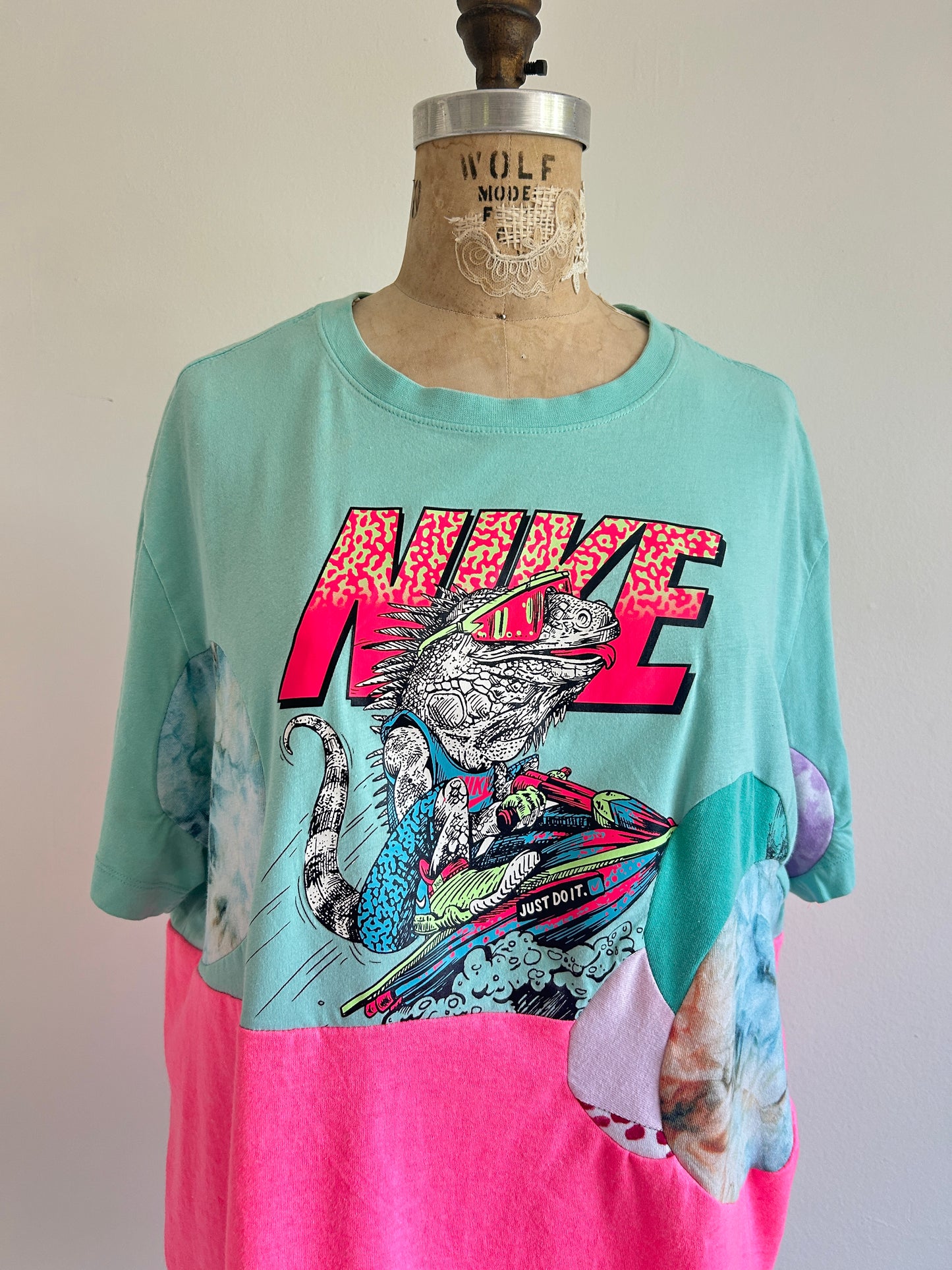Reworked Preloved Nike & Neon Tshirt - Circle Series Size XL/2X #TSHIRT13