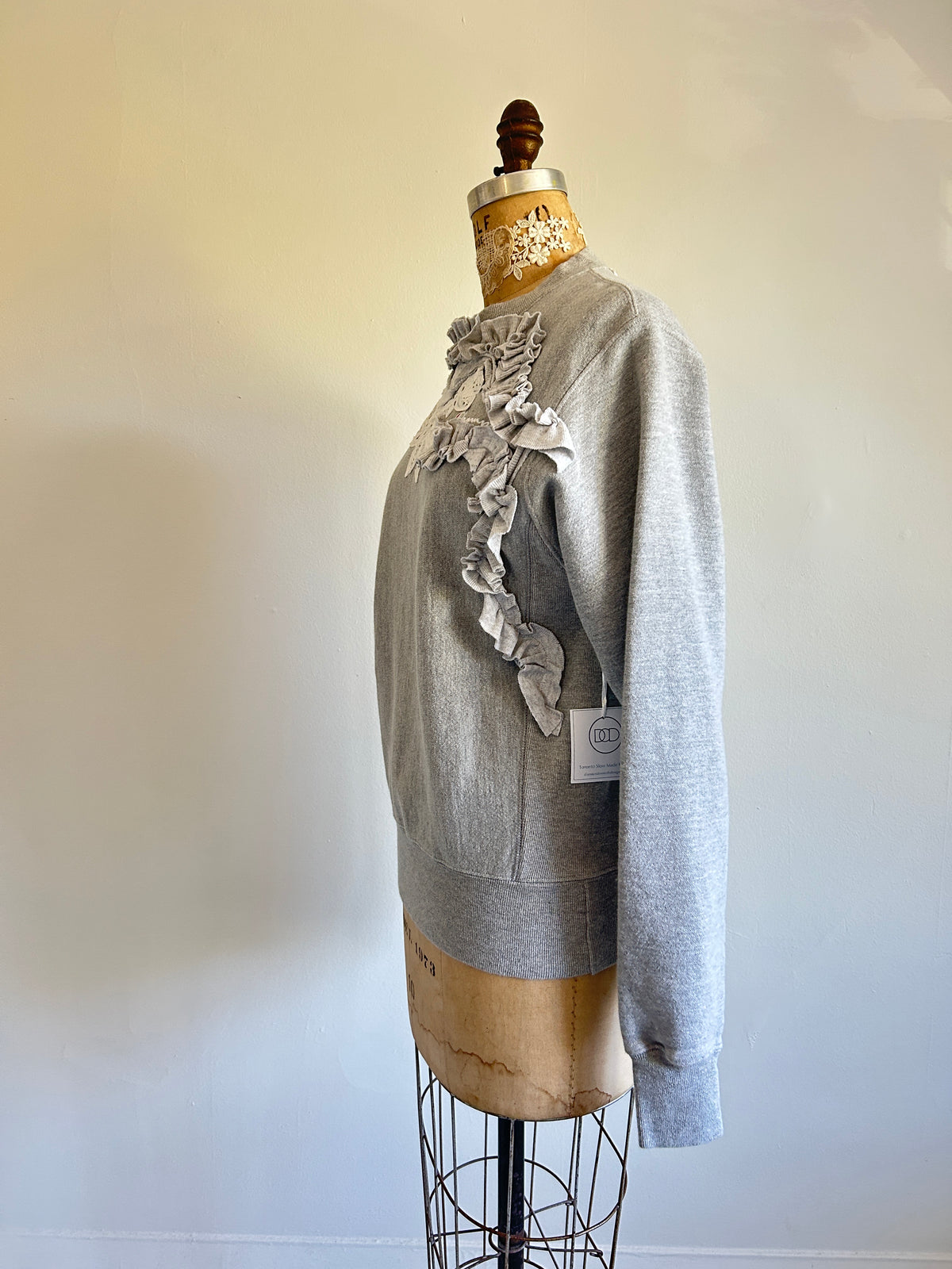 Ruffled & Battenburg Lace Upcycled Champion Sweatshirt XS/S #SWRXXS3