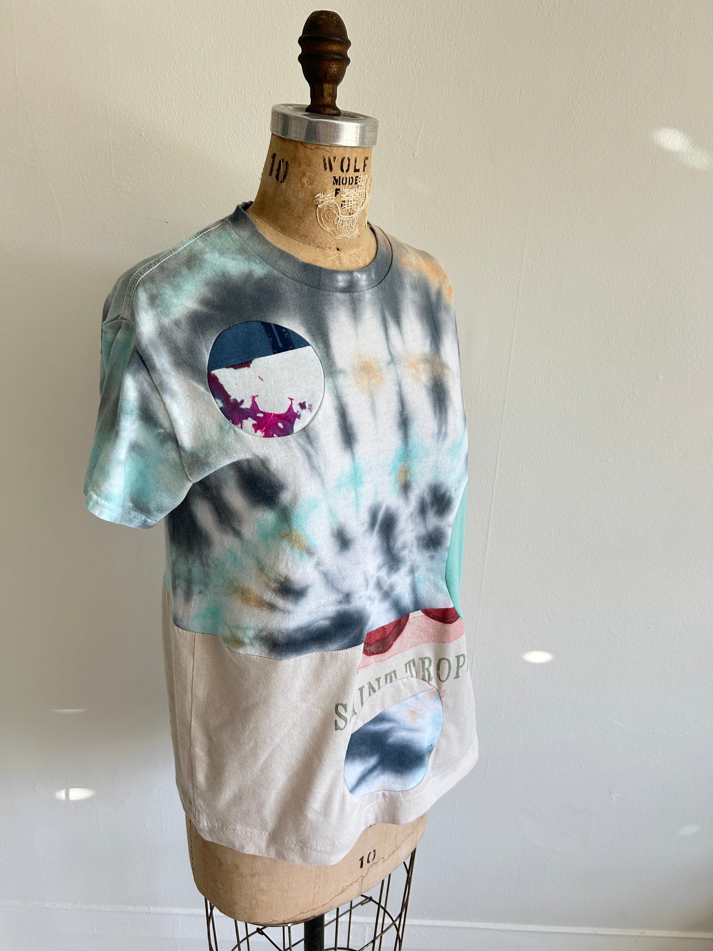 Reworked Preloved Tie Dyed Tshirt - Circle Series Size XS/S #TSHIRT3