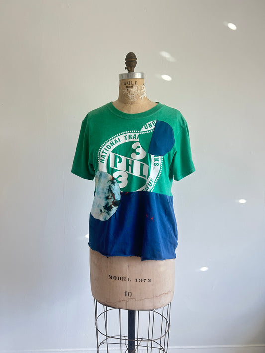 Reworked Preloved Vintage Iron On Tshirt - Circle Series Size S/M #TSHIRT6