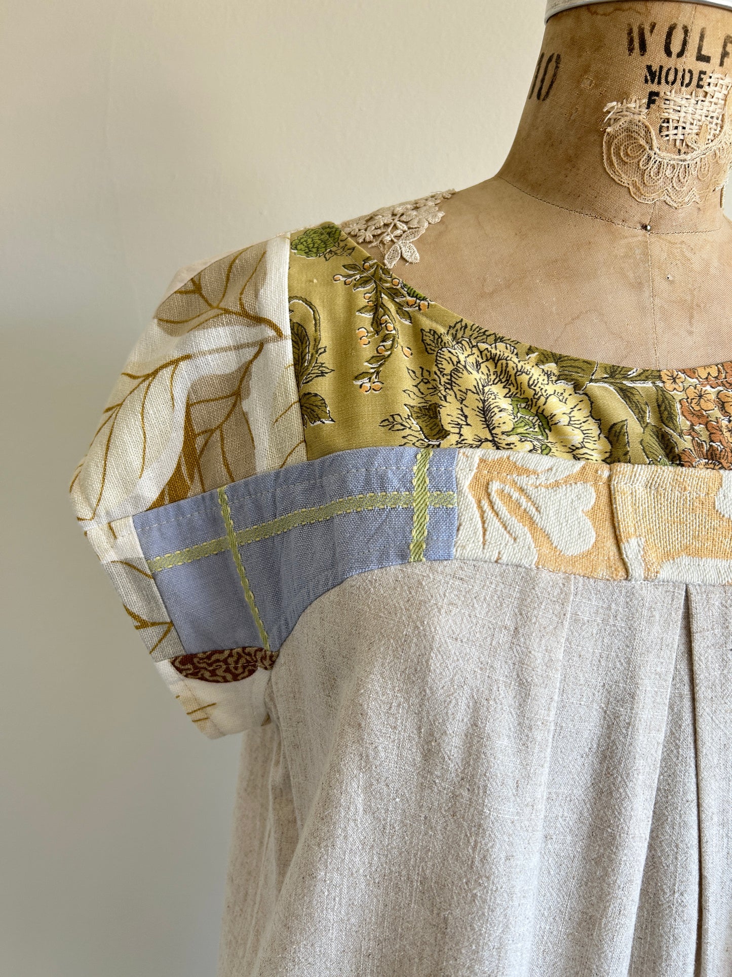 Peony Top - One of a Kind Upcycled & Vintage Cut Lace Cotton & Linen Size L #PEO16