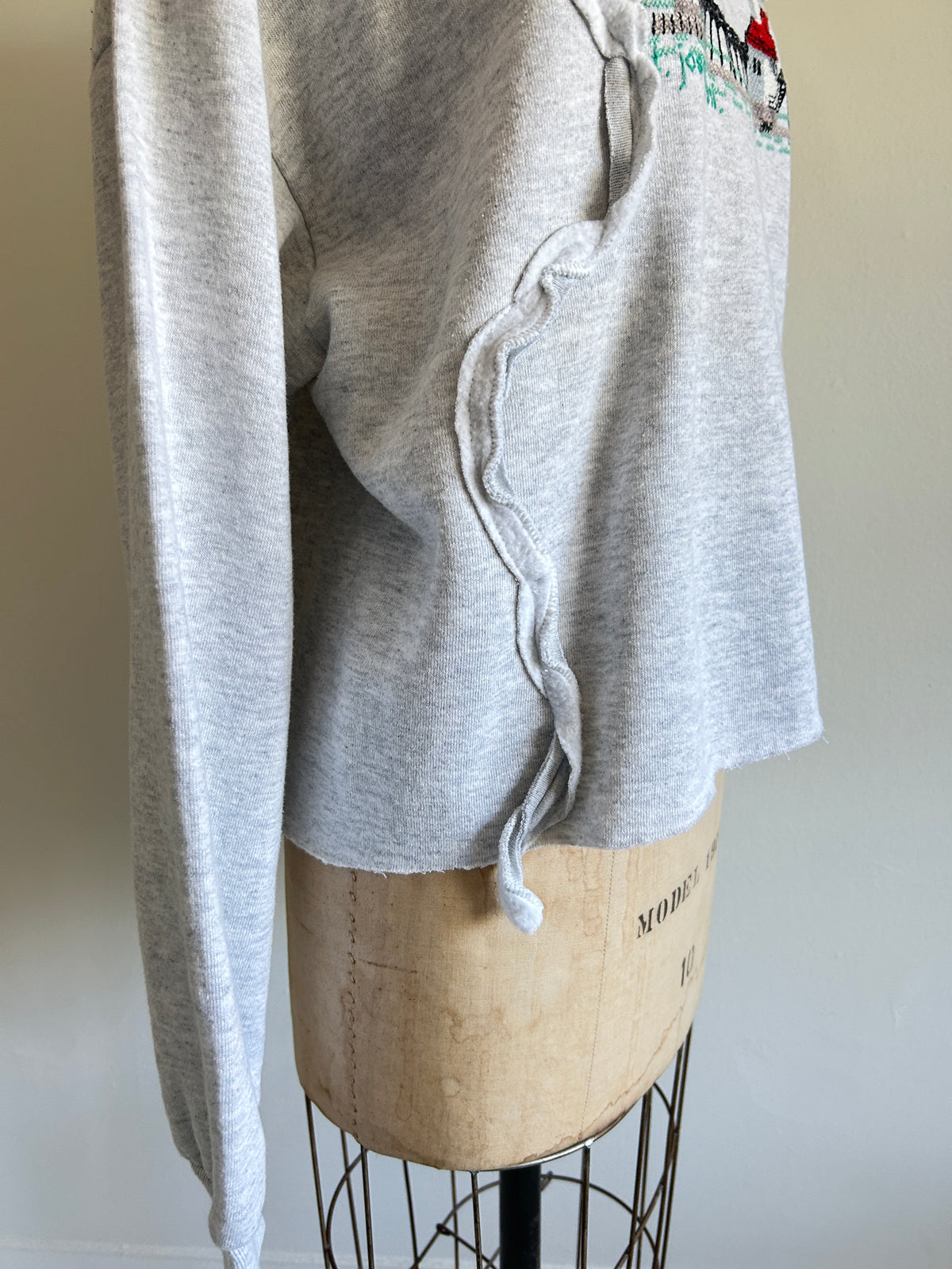 Ruffled & Lace Upcycled Needlepoint ‘90s Sweatshirt XS/S #SWRL6