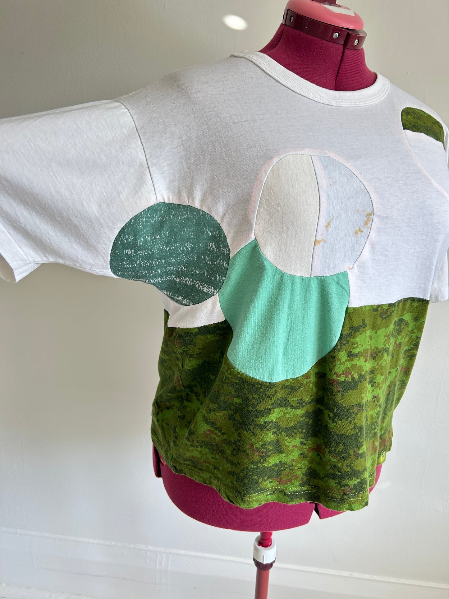 Reworked Preloved Tshirt - Circle Series Size 2X/3X #TSHIRT17