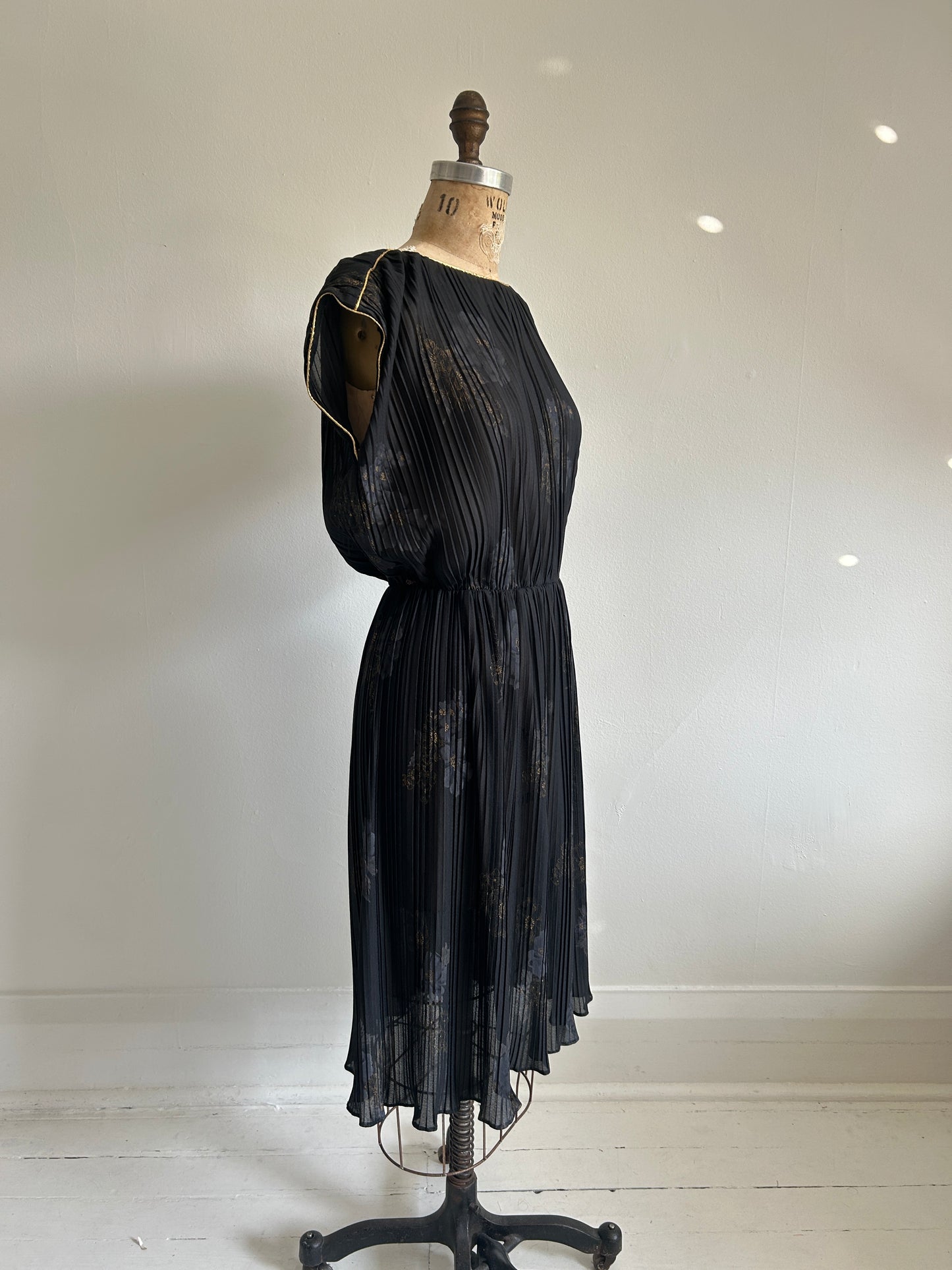 Vintage Sheer Pleated Dress Size M/L #VIN7