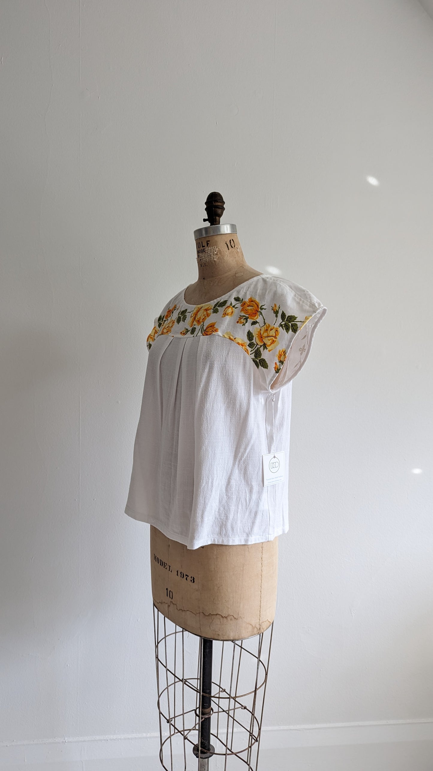 Peony Top - One of a Kind Upcycled Vintage Cotton & Linen Size M #PEO4